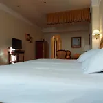 Отель Alameda Palace 5*