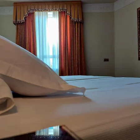 Alameda Palace Hotel 5*