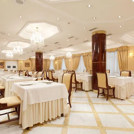 Hotel Alameda Palace