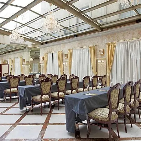 מלון Alameda Palace