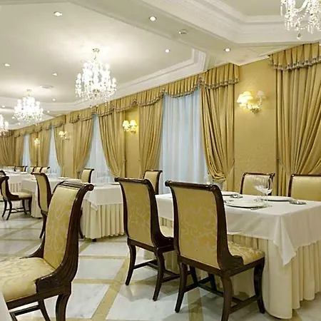 מלון Alameda Palace