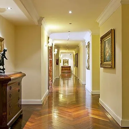 מלון Alameda Palace 5*