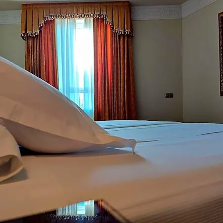 Alameda Palace מלון 5*