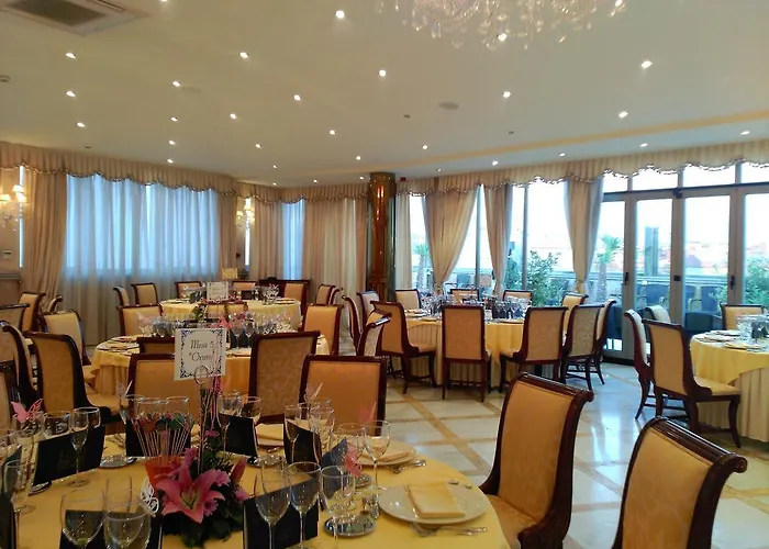 Hotel Alameda Palace